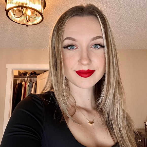 Meet your Posher, Madison - Picture 6 of 10